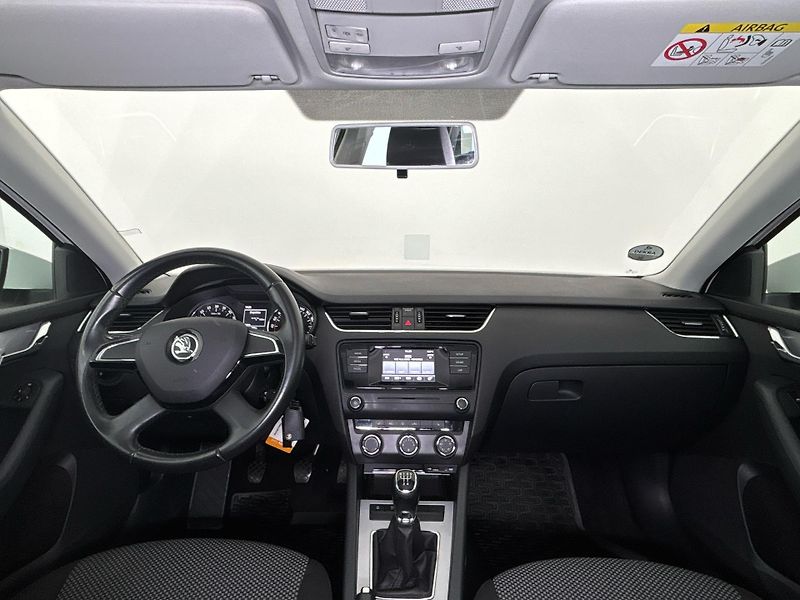 Škoda Octavia Ambition - fotka 5 z 28
