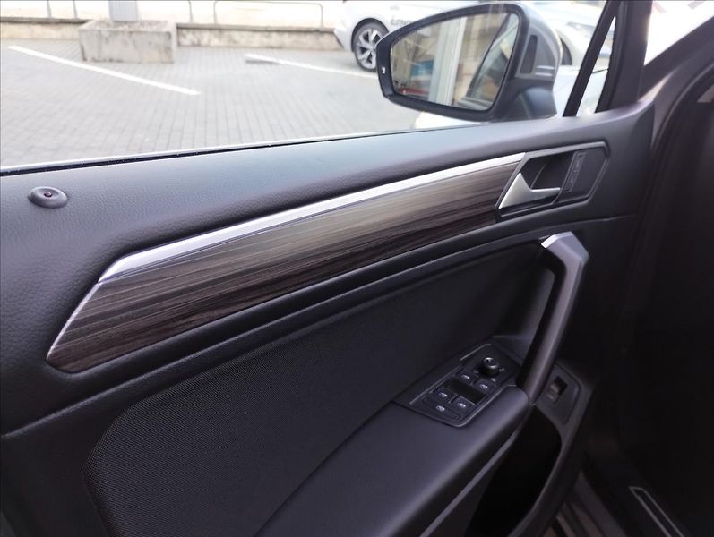 Volkswagen Tiguan Allspace (2023) 2,0 TDI 110kW 4M 7DSG  Life - fotka 12 z 23