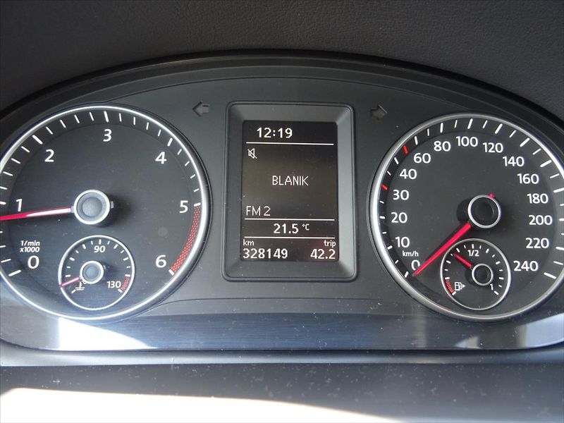 Volkswagen Touran 2,0 TDi 103 kW - fotka 23 z 33