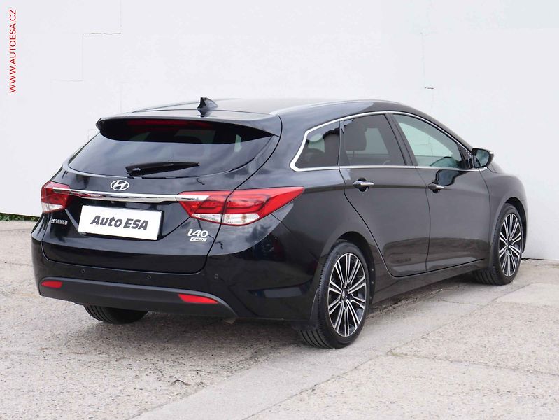 Hyundai i40 (2016) 1.7 CRDI, ČR, AT, navi, xenon - fotka 6 z 19