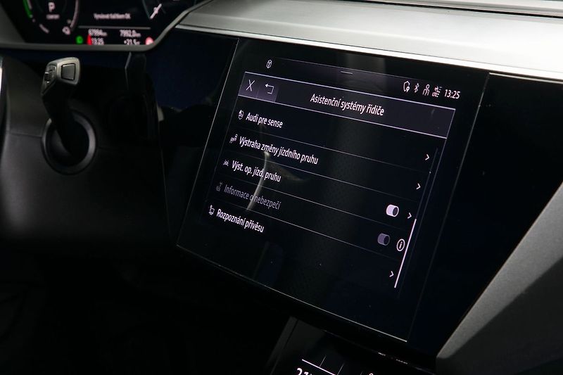 Audi e-tron 55 300kW Kessy Kamera Tažné - fotka 24 z 33