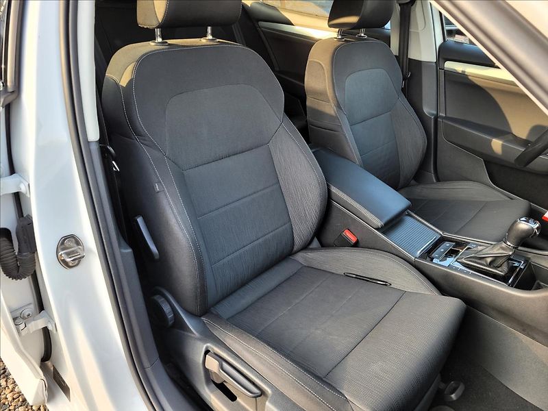 Škoda Superb 2,0 TDI,140kw,DSG,Panorama - fotka 11 z 50