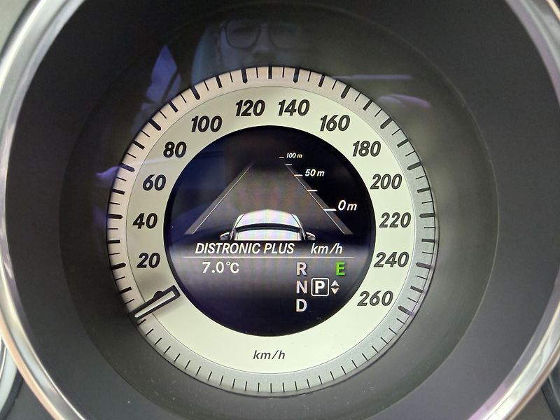Mercedes-Benz CLS 350 CDI 7G LED NAVI H/K KAMERA - fotka 22 z 45