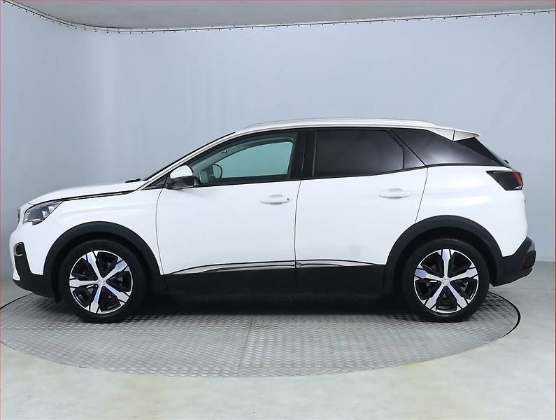 Peugeot 3008 (2020) 1.5 BlueHDi, ČR,1.maj - fotka 3 z 17