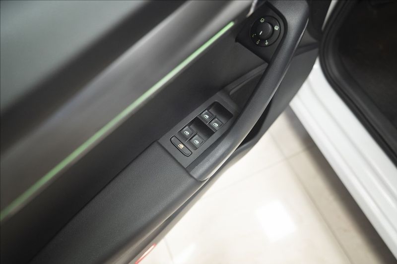 Škoda Octavia 2,0 TDI NAVI KEYLESS VÝHŘEV ČR - fotka 17 z 41
