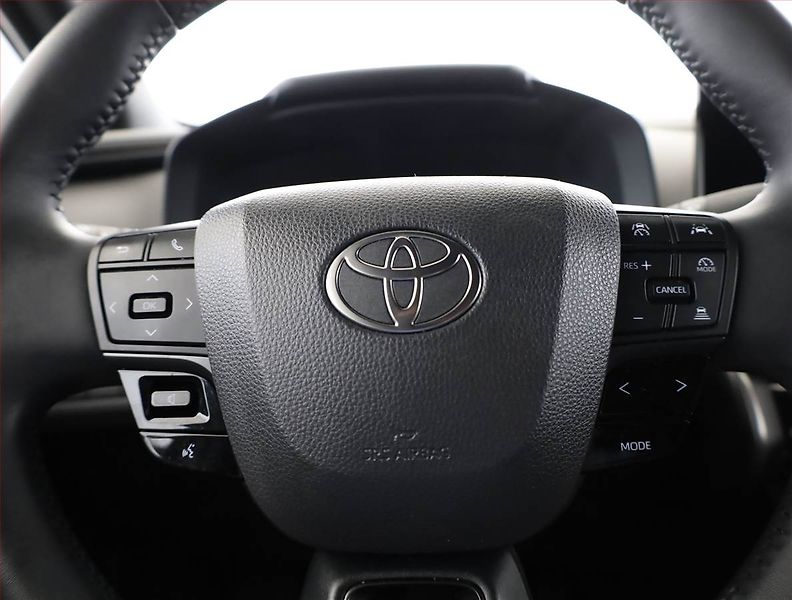 Toyota C-HR (2025) 1.8 Hybrid - fotka 8 z 18