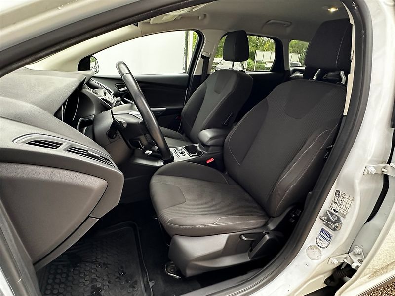 Ford Focus 2,0 2.0TDCi 85kW AUTOMAT - fotka 10 z 39