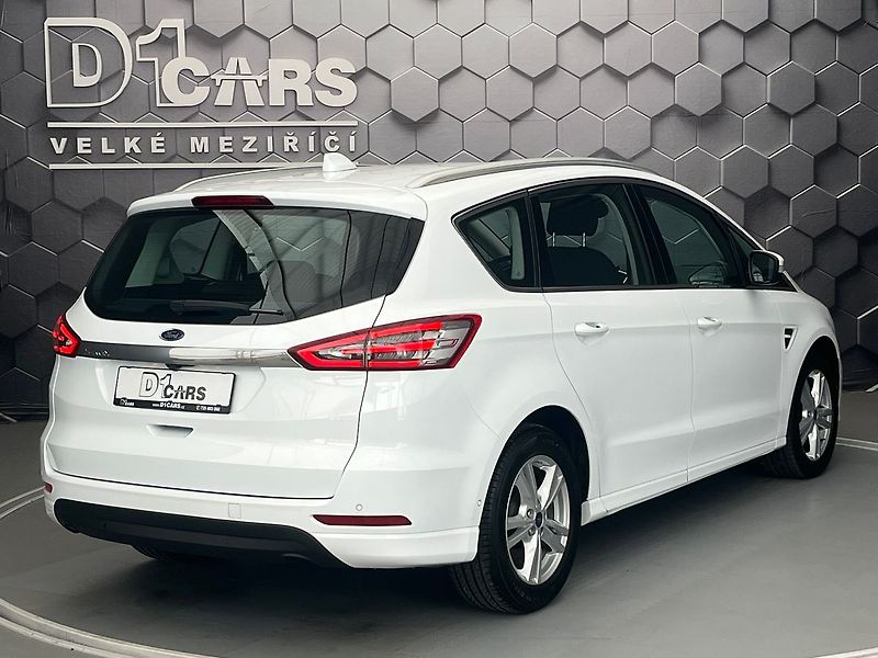 Ford S-MAX 2.0 EB Titanium LED manuál - fotka 5 z 58
