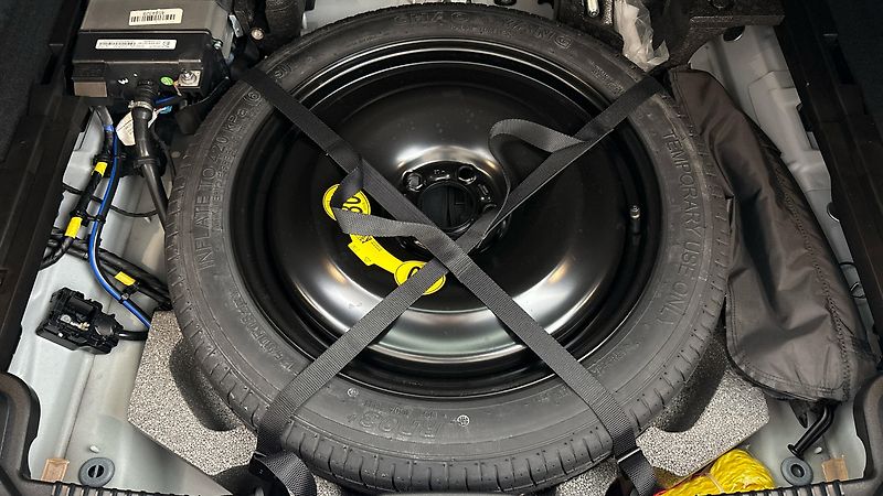 Volvo XC60 2.0 B4 AUT AWD Momentum Pro - fotka 20 z 28