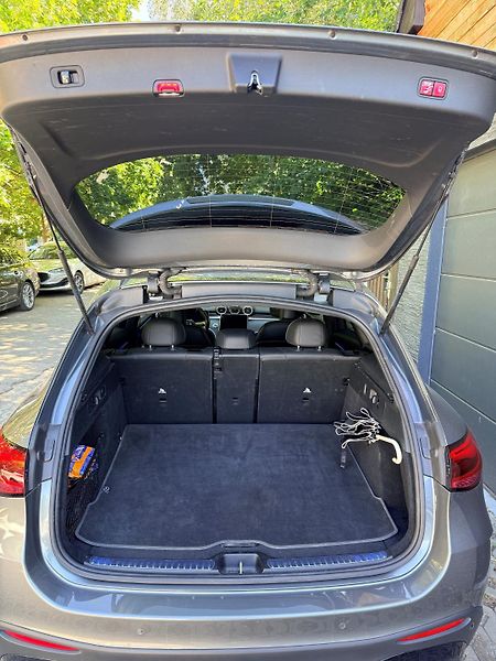 Mercedes-Benz GLC (2022) GLC 300, AMG paket, Airmatic.. - fotka 8 z 9