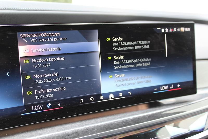 BMW Řada 7 740d xDrive, 220kW, CZ - fotka 22 z 28