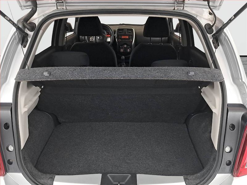 Nissan Micra (2015) 1.2 12V - fotka 13 z 15