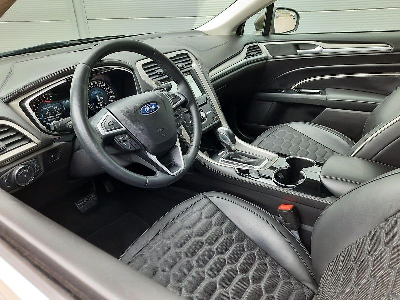 Ford Mondeo (2016) Kombi Vignale 2.0 TDCI Automat - fotka 7 z 10