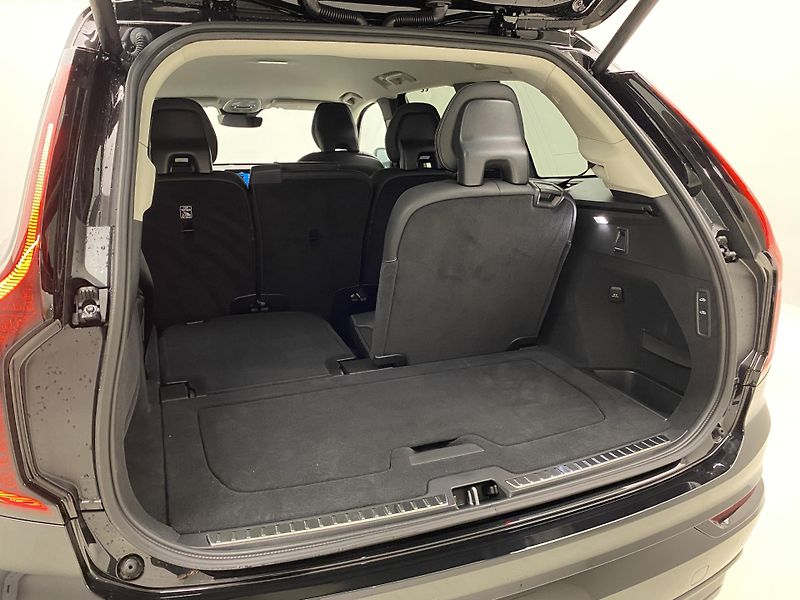 Volvo XC90 (2026) T8 AWD Plug-in DARK PLUS 7m - fotka 23 z 72
