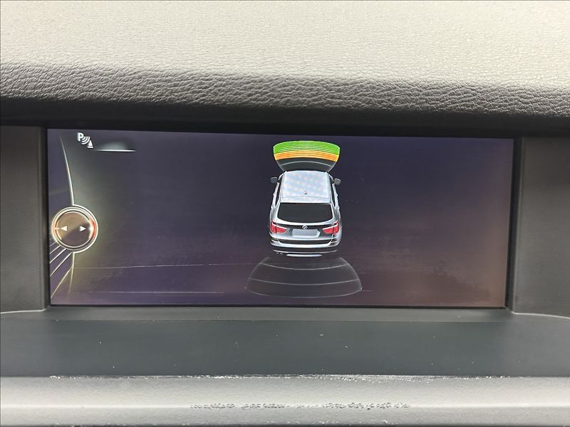 BMW X3 2,0 4X4 DPH M 2XKOLA NAVI ČR - fotka 17 z 36