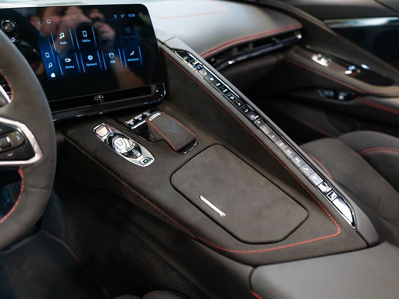 Chevrolet Corvette (2024) 6.2 Stingray C8 3LT Z51 - fotka 28 z 40