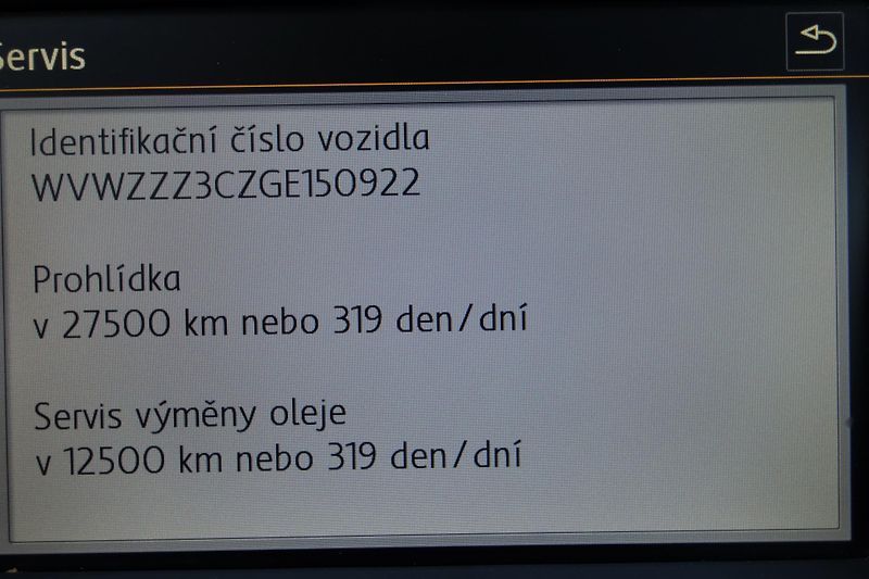Volkswagen Passat 2.0TDi Highline 110kW DSG LED - fotka 23 z 23