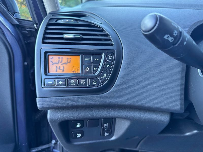 Citroën C4 Picasso (2013) 2.0 HDi - fotka 17 z 24