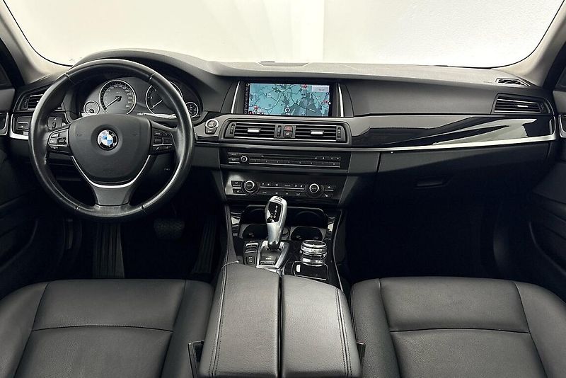 BMW Řada 5 řady 5 | 525 xDrive - fotka 12 z 22