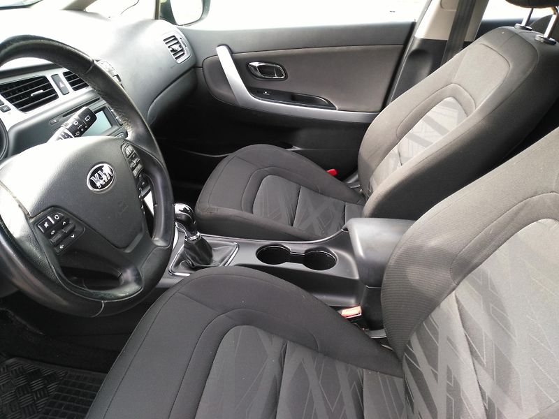 Kia Ceed 1,4i + LPG - fotka 14 z 26