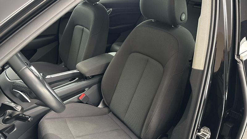 Audi e-tron 55 AUT Quattro - fotka 15 z 26