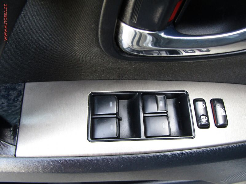 Toyota Avensis (2010) 1.8 i, AT, TZ - fotka 11 z 19