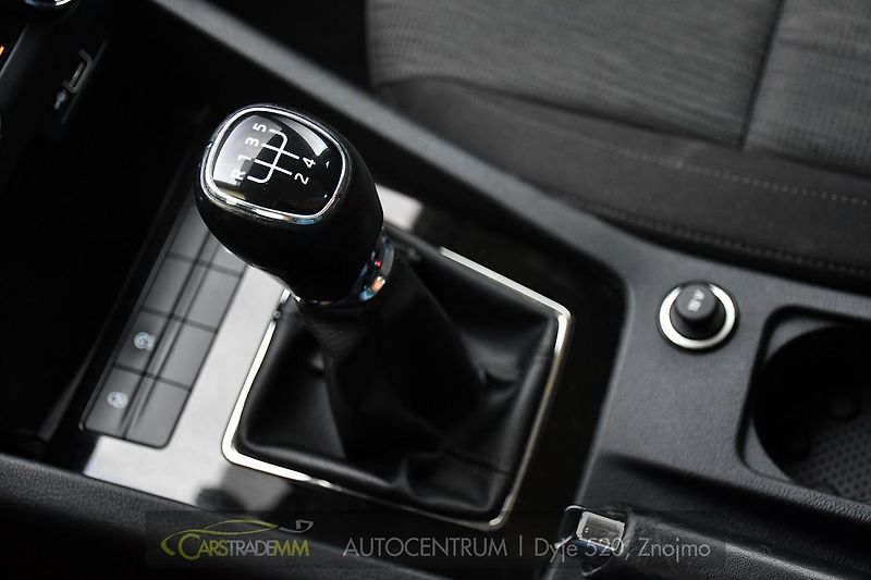 Škoda Octavia 1,6TDI STYLE ČR  - fotka 35 z 53