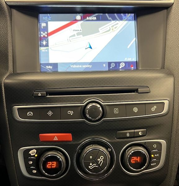 DS Automobiles DS4 2,0 HDi AT S&S Sport - fotka 5 z 16
