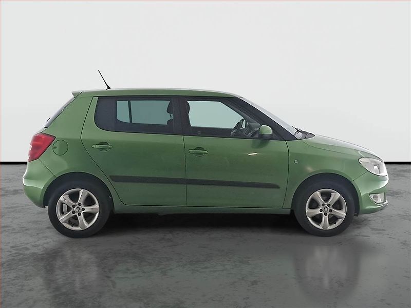 Škoda Fabia (2013) Ambiente 1.2 TSI - fotka 6 z 17