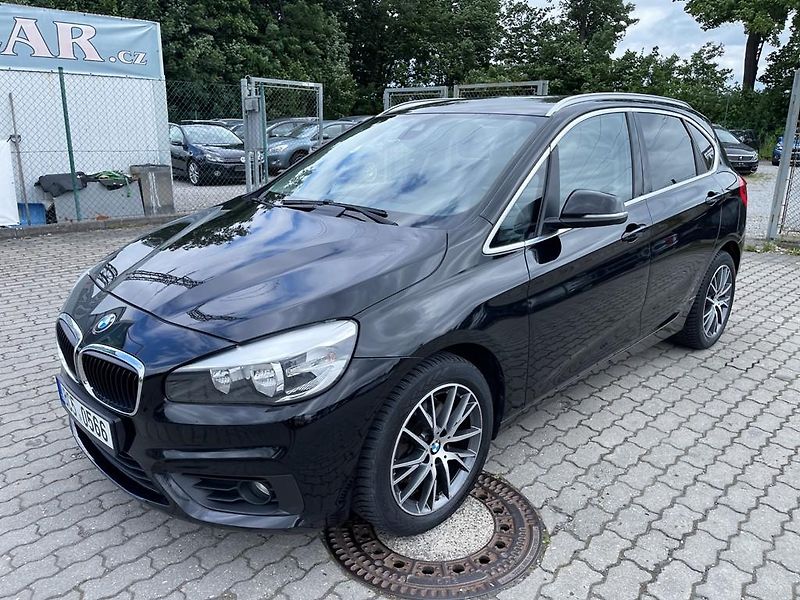 BMW Řada 2 218i 100 kW navigace - fotka 1 z 15