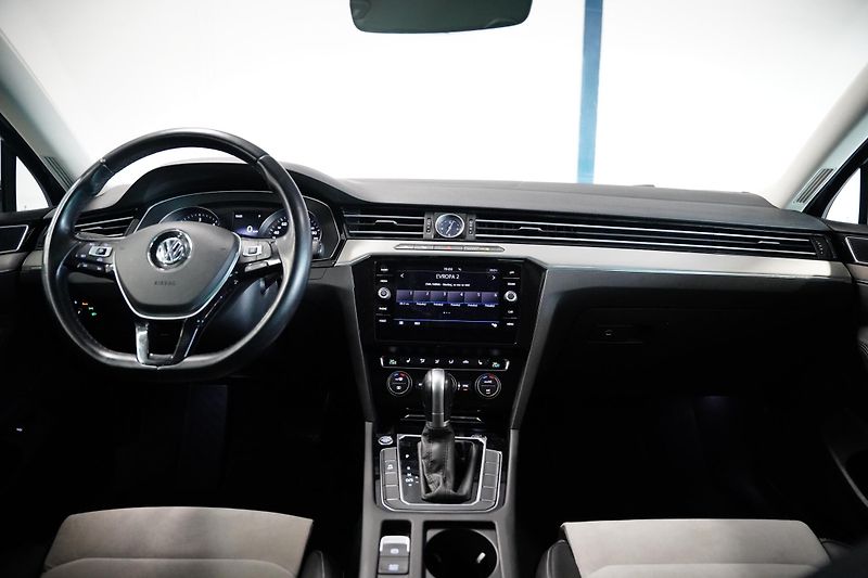 Volkswagen Passat - fotka 5 z 29