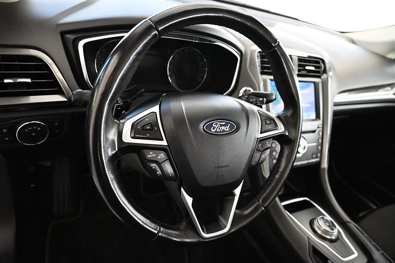 Ford Mondeo (2022) 2.0 LED SONY ACC Tažné 8AT ECO - fotka 13 z 38
