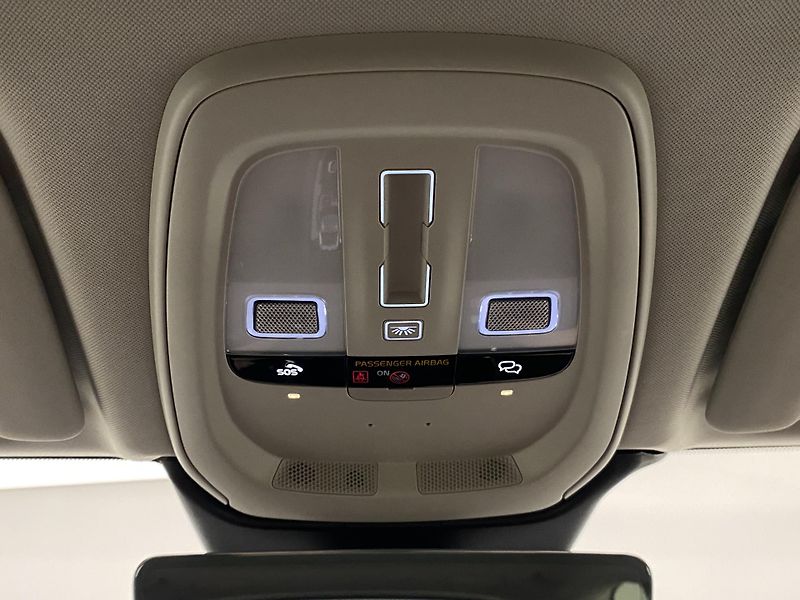 Volvo XC60 B5 AWD BRIGHT ULTRA REZERVACE - fotka 32 z 60