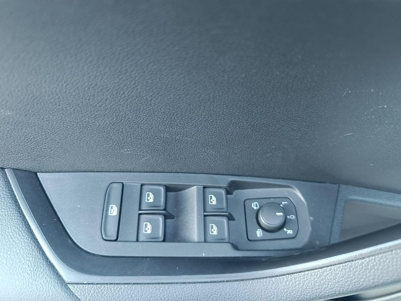 Škoda Karoq Scout, 1.5/110kW, 80000KM - fotka 31 z 32