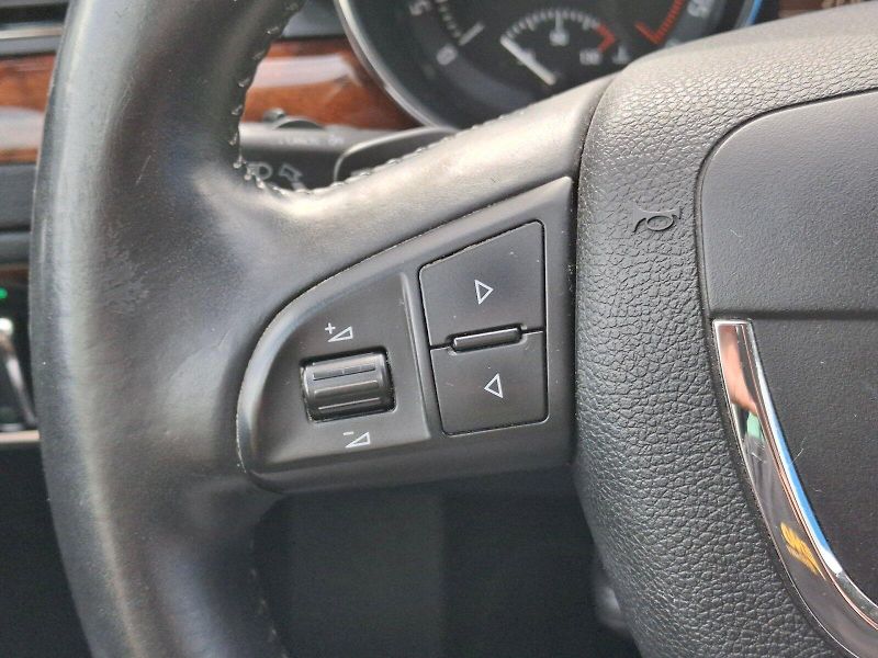 Škoda Superb (2012) Combi Elegance 2,0TDi 125kW DS - fotka 28 z 33