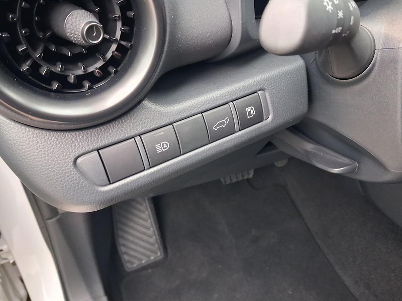 Toyota C-HR 2,0 HEV e-CVT GR Sport - fotka 13 z 26