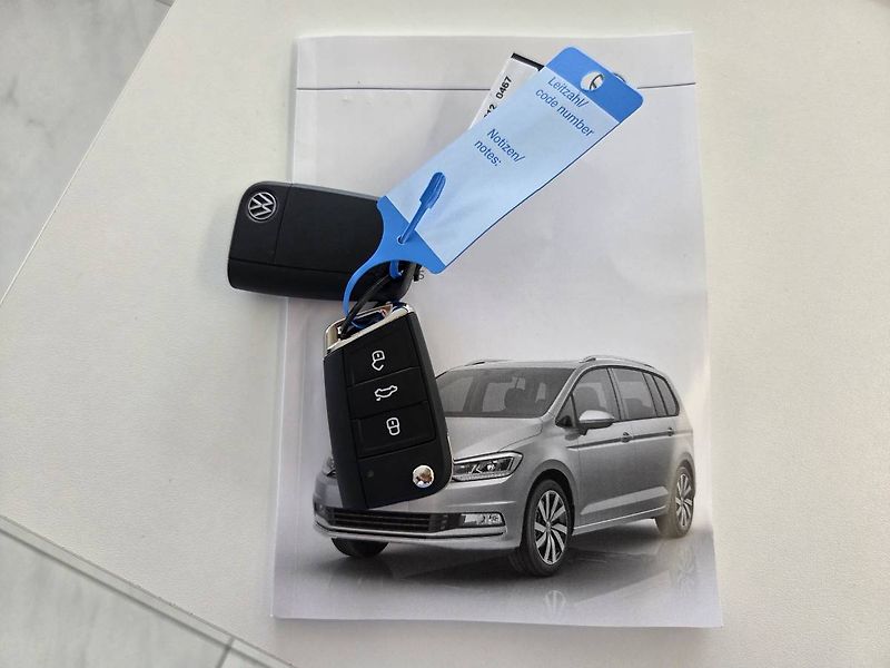 Volkswagen Touran (2026) 1.5 TSI DSG7 R-Line 7 míst - fotka 50 z 50