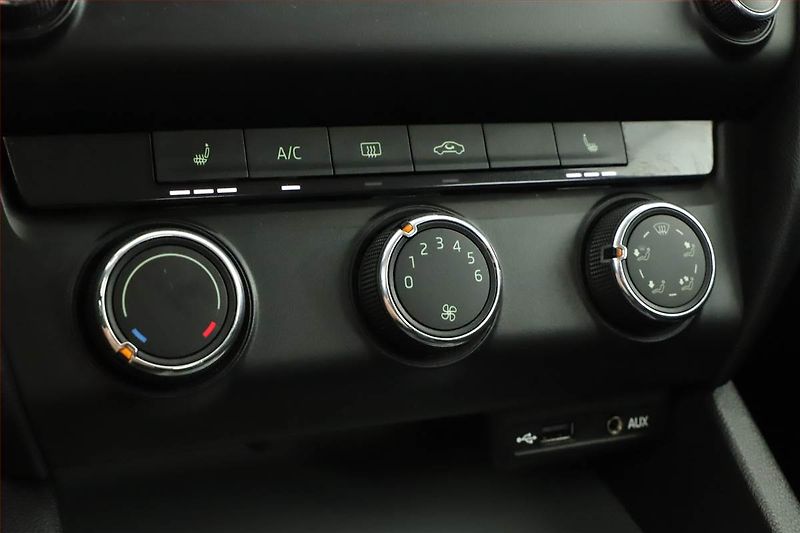 Škoda Octavia (2014) Ambition 1.2 TSI, Tempomat - fotka 11 z 15
