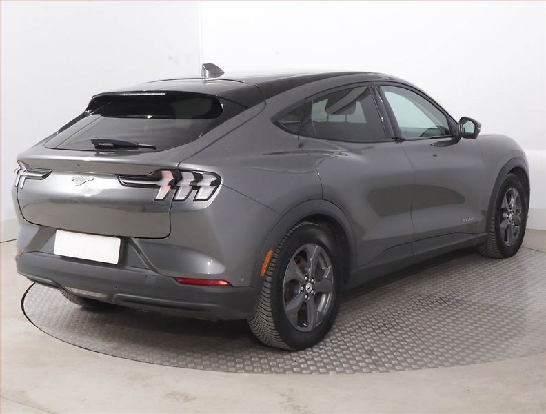 Ford Mustang Mach-E (2021) Standard Range RWD, SoH 94% - fotka 5 z 18