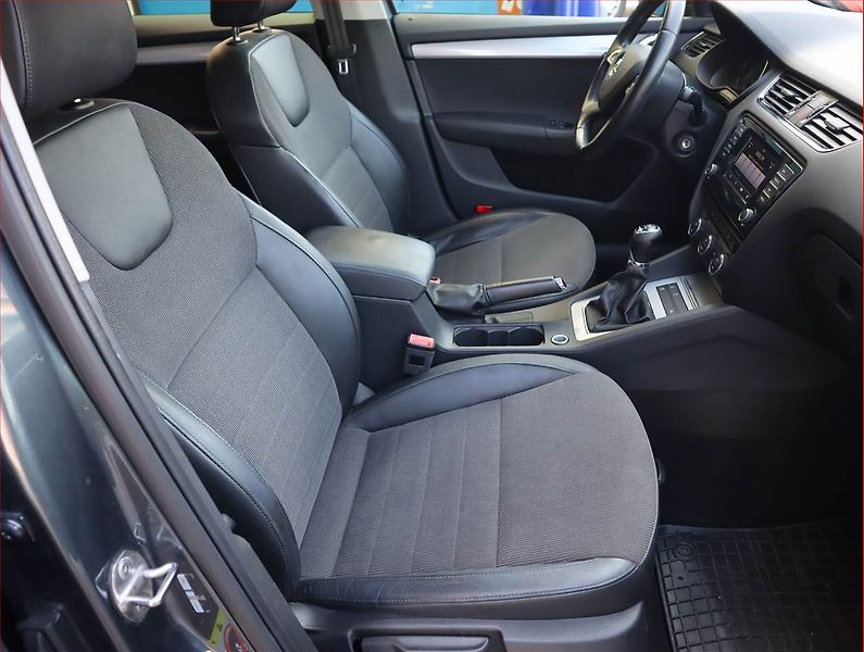 Škoda Octavia (2014) Greenline 1.6 TDI, Navi - fotka 9 z 19