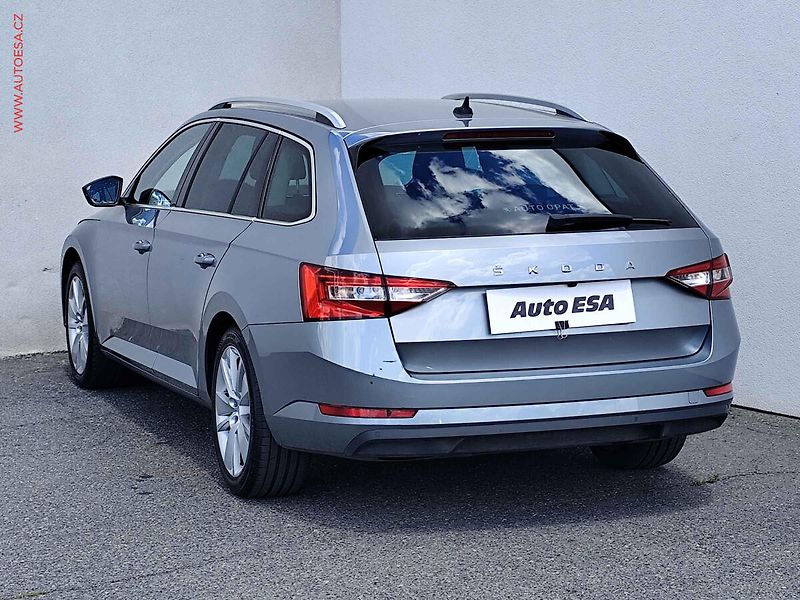 Škoda Superb (2020) 2.0TDi, ČR, DSG, LED, kamera - fotka 6 z 31