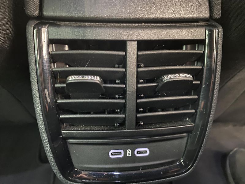 Škoda Kamiq 1,0 TSI 85kW DSG Top Selection - fotka 19 z 30