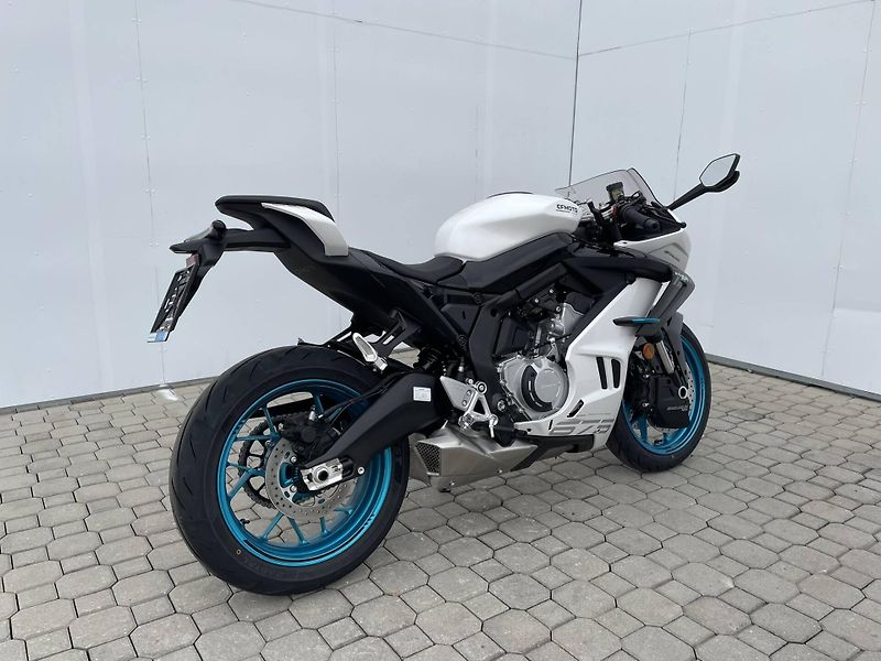 CFMOTO (2026) 675SR-R EU5+ - fotka 3 z 11