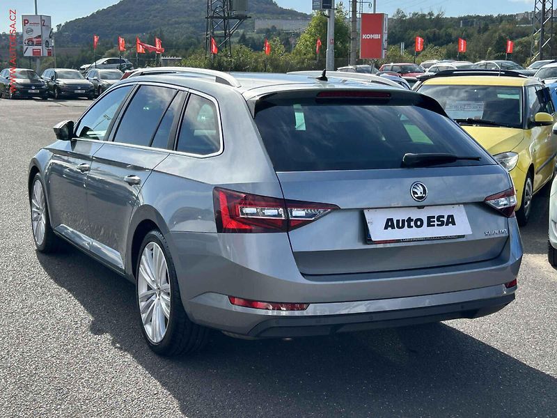 Škoda Superb (2016) 2.0 TDi 4x4, Style, DSG - fotka 6 z 19