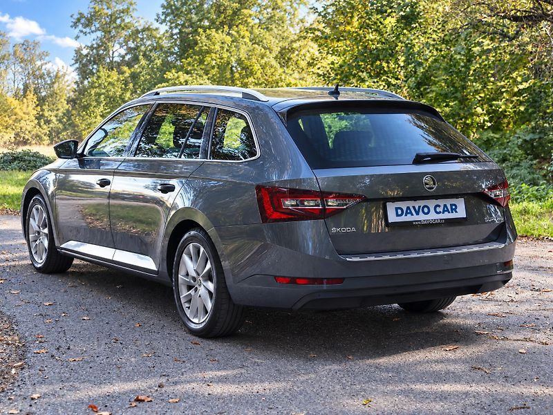 Škoda Superb 2,0 TDI DSG 110kW Style Navi - fotka 5 z 47