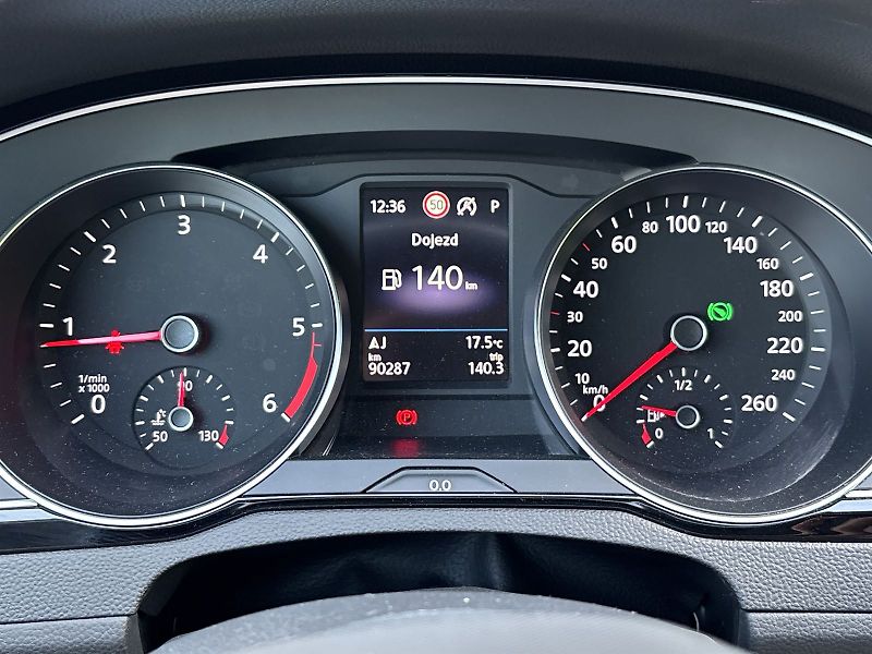 Volkswagen Passat Variant (2021) 2.0 TDI 4Motion DSG Alltrack - fotka 6 z 29