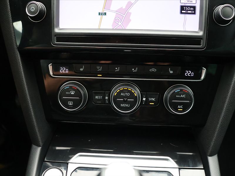 Volkswagen Passat 2,0 TDI 140k DSG Highline CZ - fotka 18 z 27