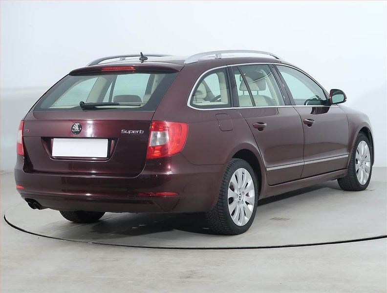 Škoda Superb (2010) 2.0 TDI, Serv.kniha, Xenony - fotka 5 z 21