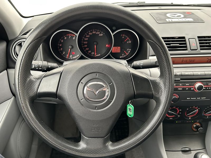 Mazda 3 1.6 i . - fotka 16 z 22
