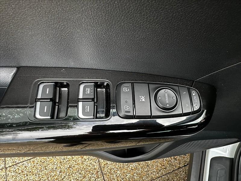 Kia Sportage 1,6 TDGI 97kW-CZ - fotka 20 z 41